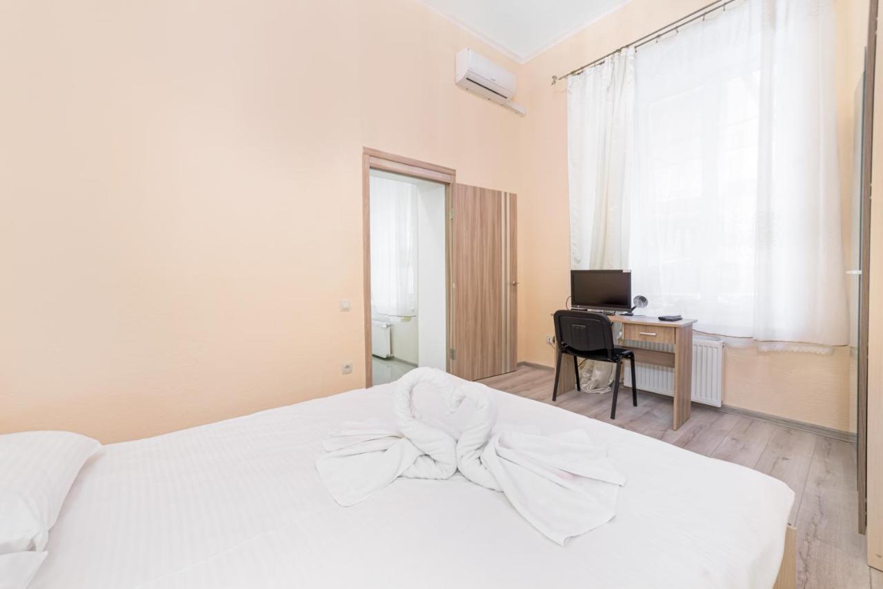 Apartment Near Deribasovskaya Odessa Ngoại thất bức ảnh