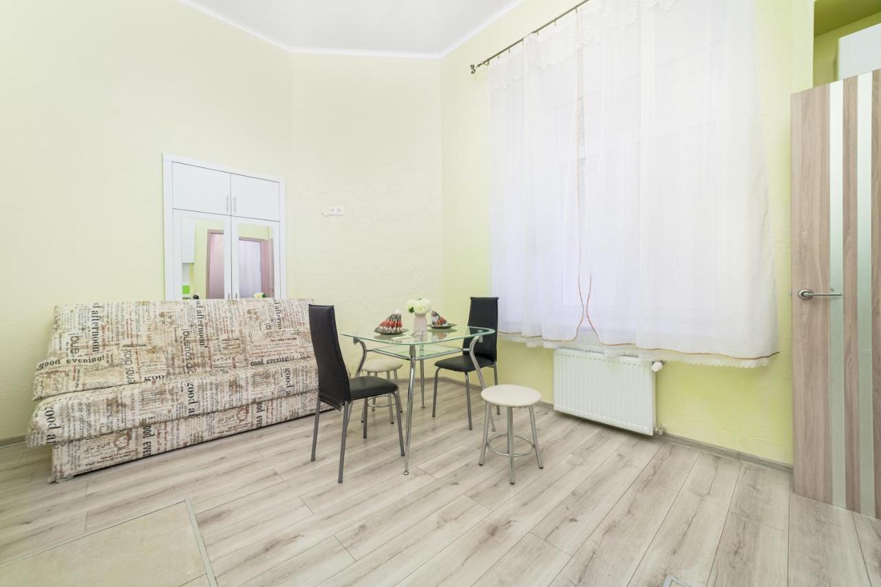 Apartment Near Deribasovskaya Odessa Ngoại thất bức ảnh