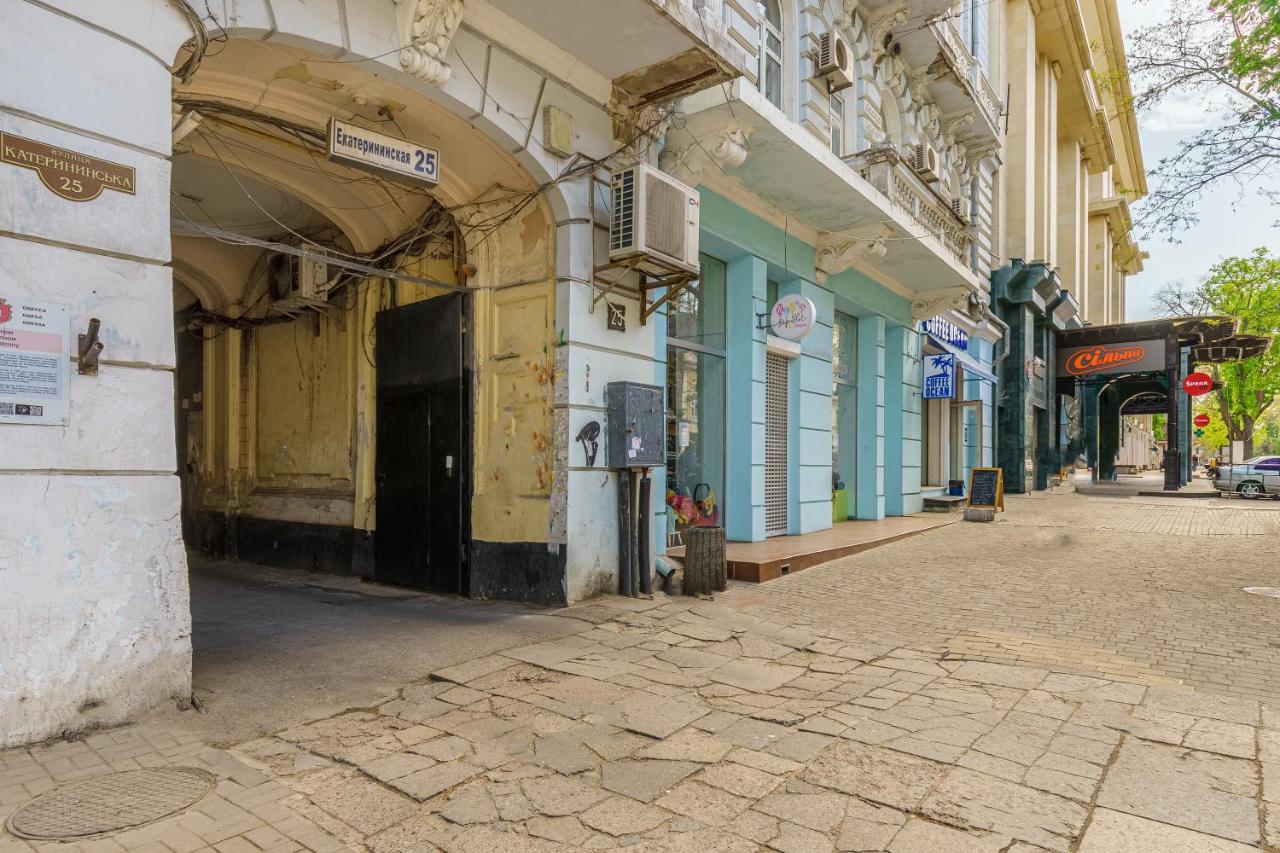 Apartment Near Deribasovskaya Odessa Ngoại thất bức ảnh